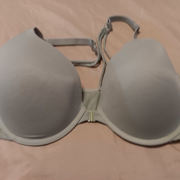 PINK Victoria's Secret Other - PINK Victoria’s Secret 38D Wear Everywhere T-shirt Lightly Lined Bra front close